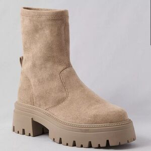 NWT AMERICAN EAGLE Suede Feel Boots
